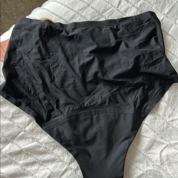 Shapermint Black Essentials Absorbent Panty - Picture 3 of 3